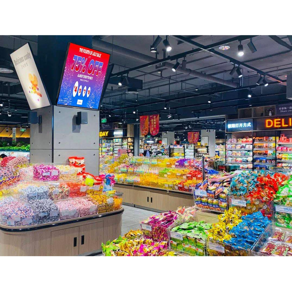 CX P4 Square Outdoor LED Sign 40"×40" – Full-Color Video Display for Business Advertising